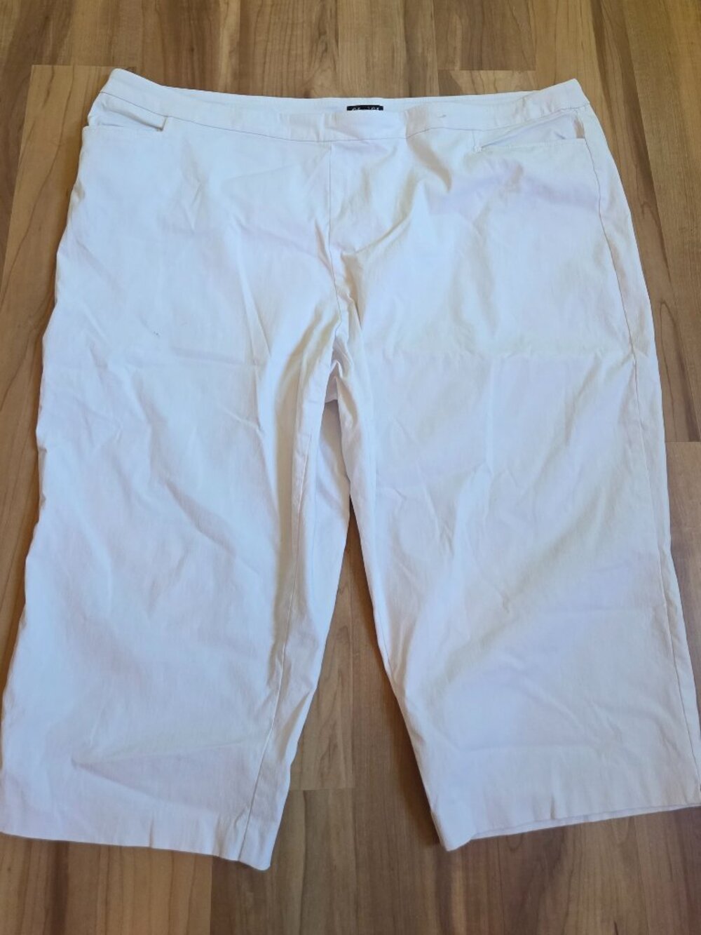 Plus Size 4x White Capri Pants w Pockets